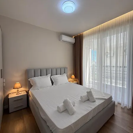 Almare Golem (Tirana)