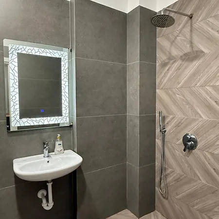 Almare Aparthotel 4*